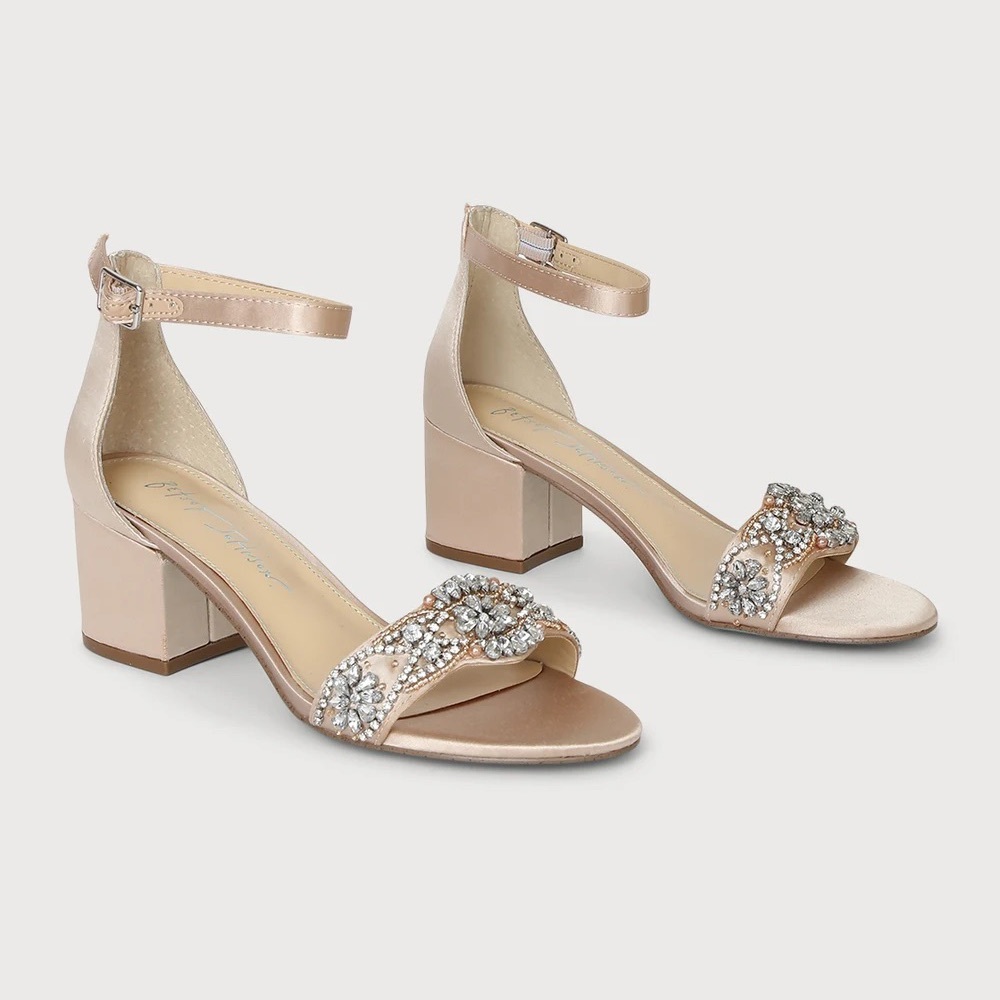 Betsey Johnson Women's Sb-Mel Heeled Sandal Sz 6M